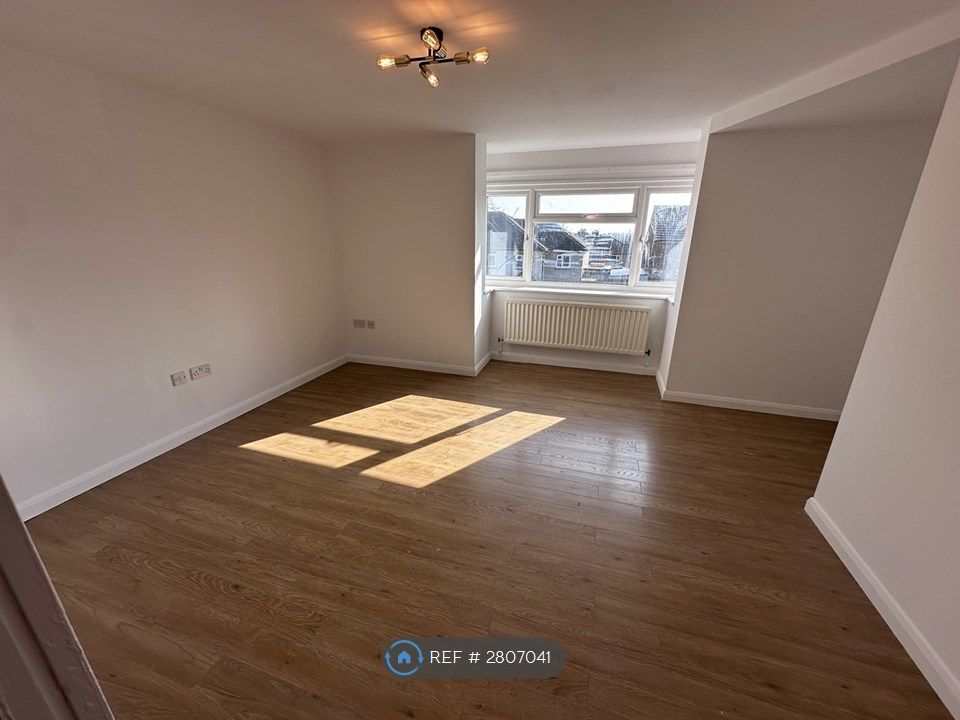 Property photo 2 of 11 Living Room