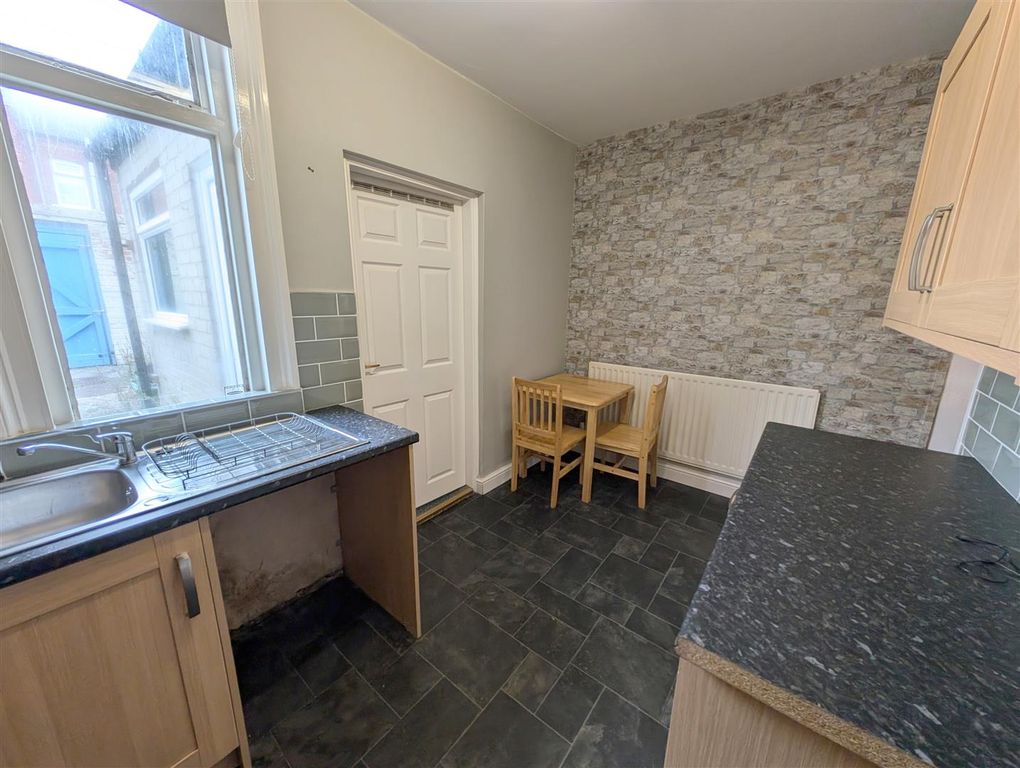 Property photo 3 of 10 Kitchen/Diner