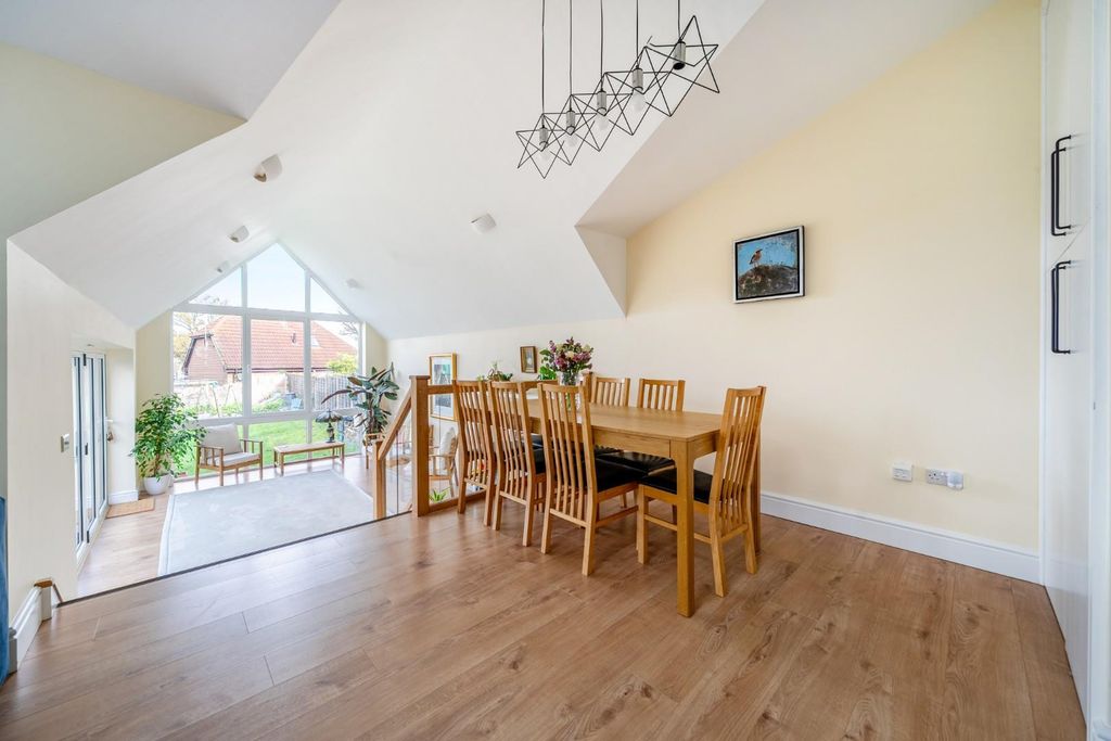 Property photo 2 of 20 1-691Efc3Fb554E-1373821-6-691Ddace7F681-1.Jpg