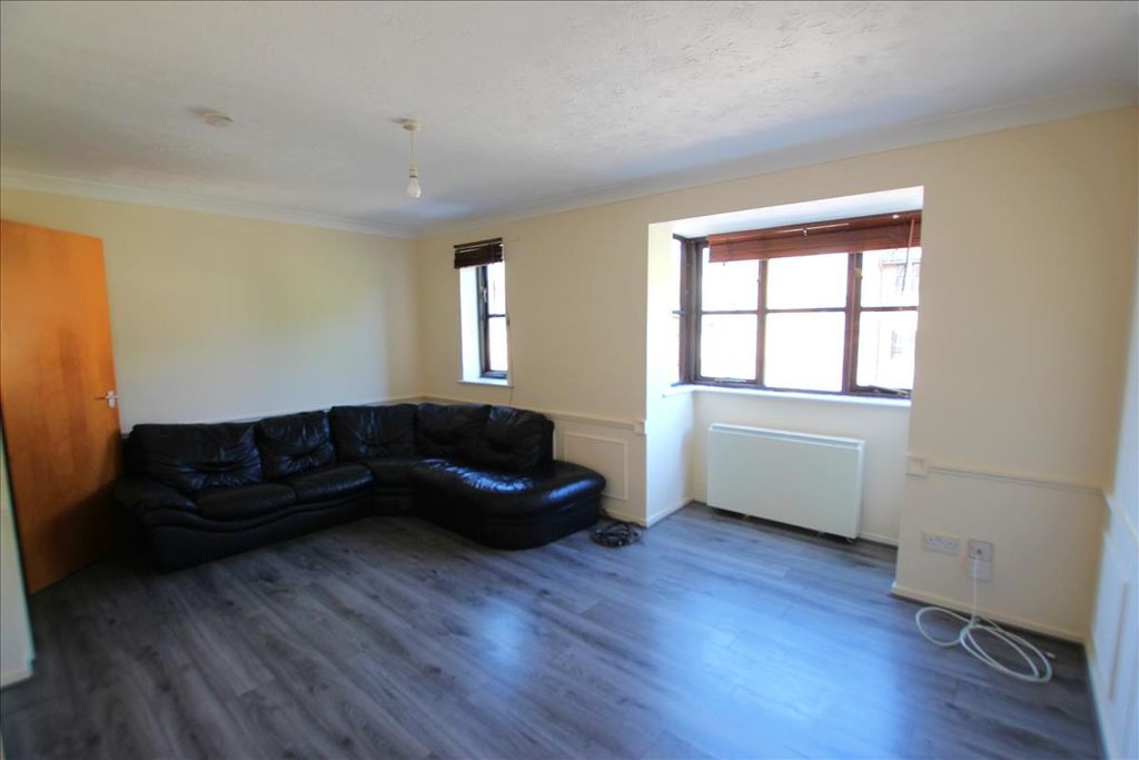Property photo 2 of 8