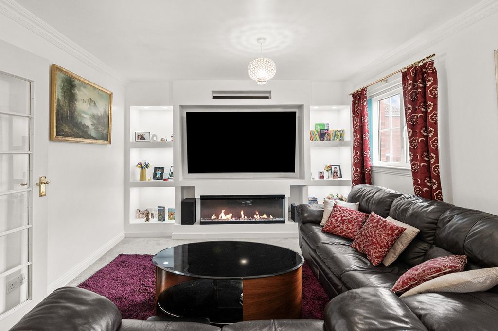 Property photo 3 of 26 4651217