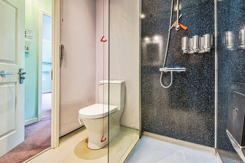 Property photo 3 of 21 Shower Room