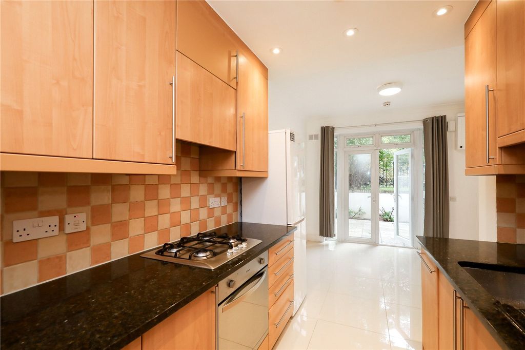 Property photo 2 of 13 Picture No. 08