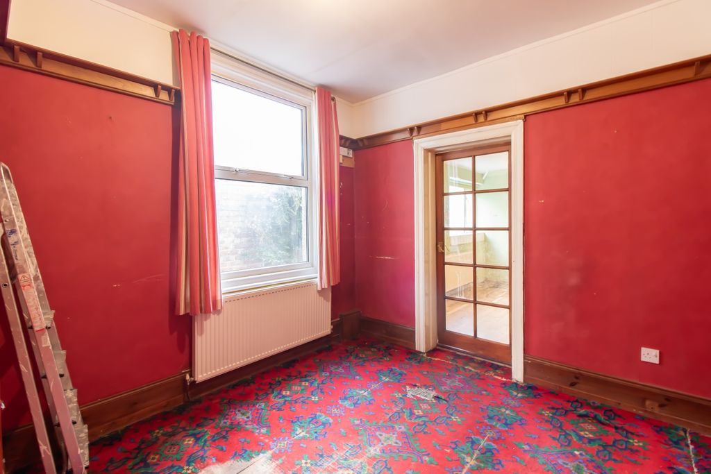 Property photo 3 of 15 Image 4