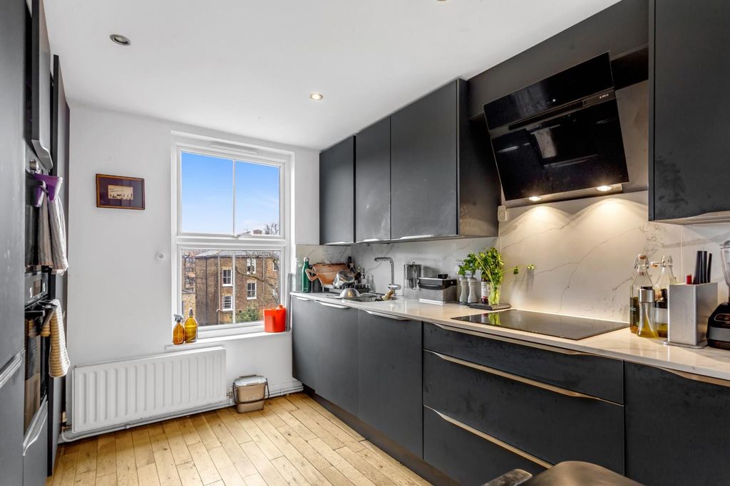 Property photo 2 of 12 Kitchen