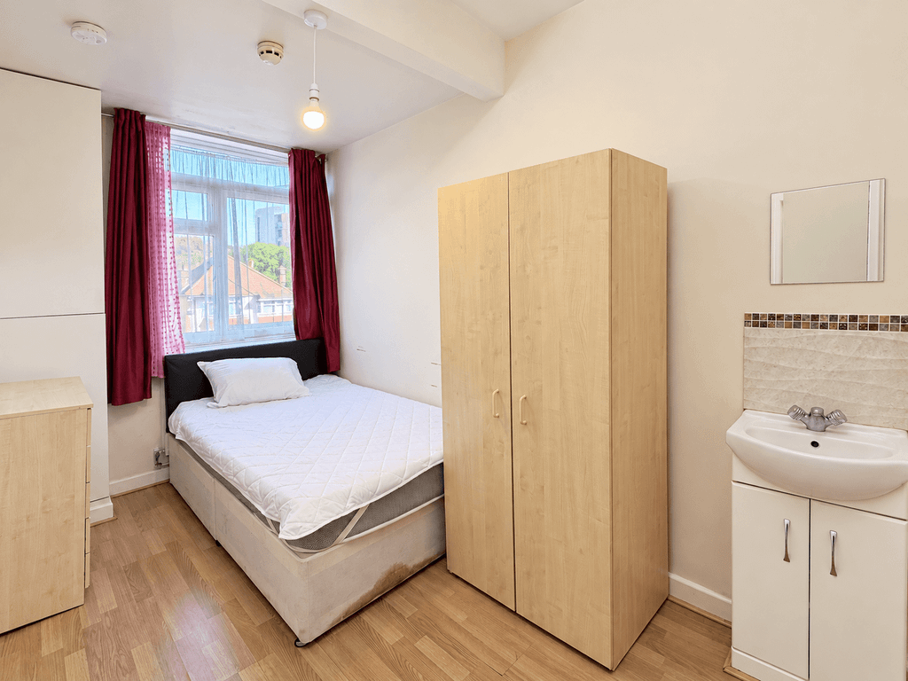 Property photo 2 of 6 Brightened Narrow Bedroom, True-To-Life Interior