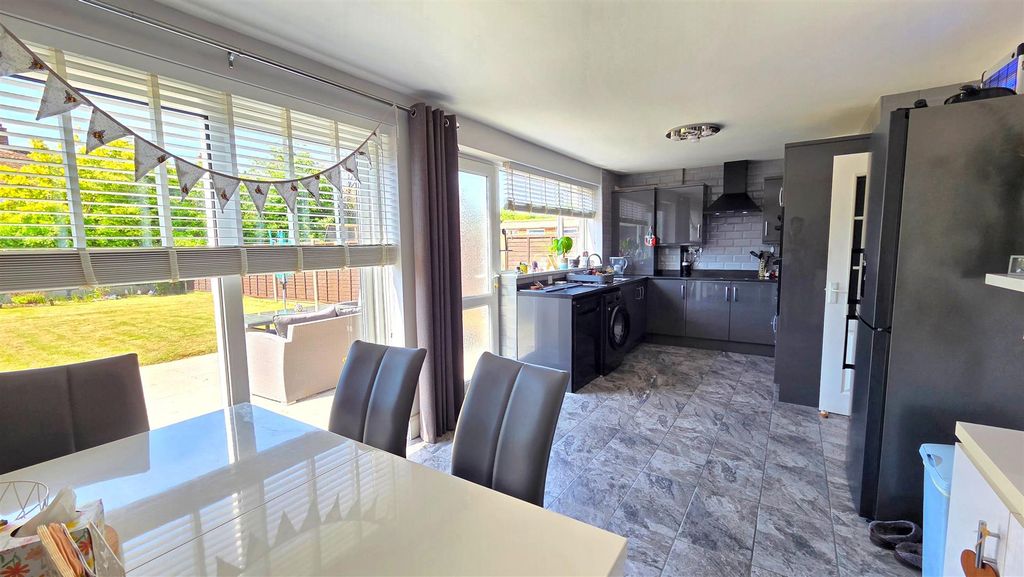 Property photo 2 of 12 Kitchen/Diner