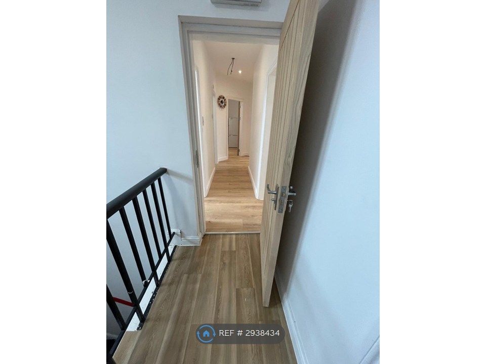 Property photo 2 of 26