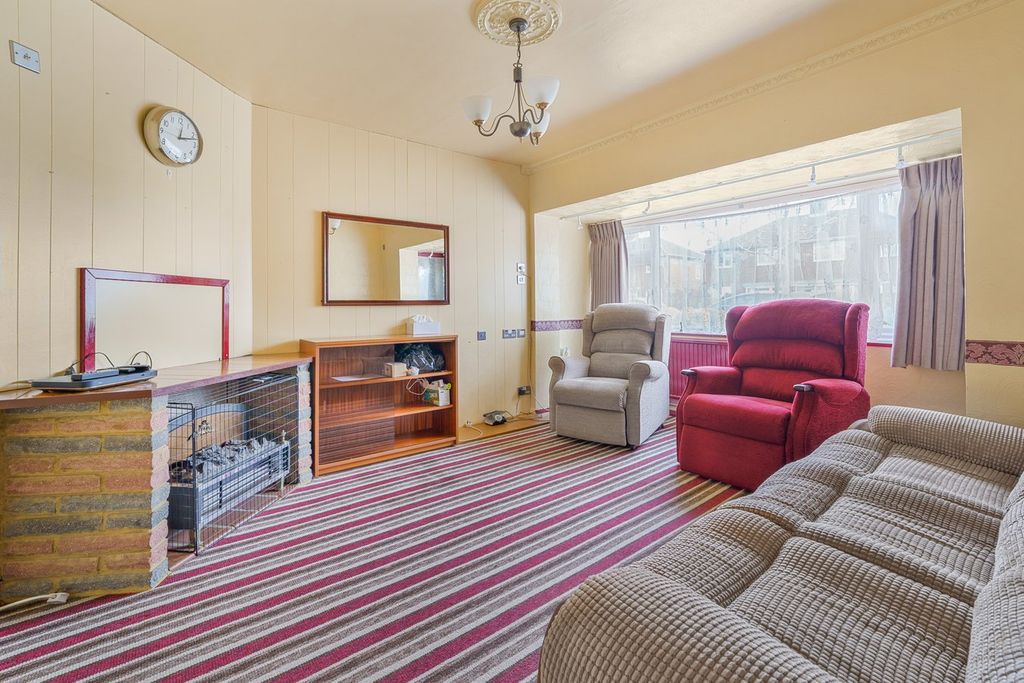 Property photo 2 of 12