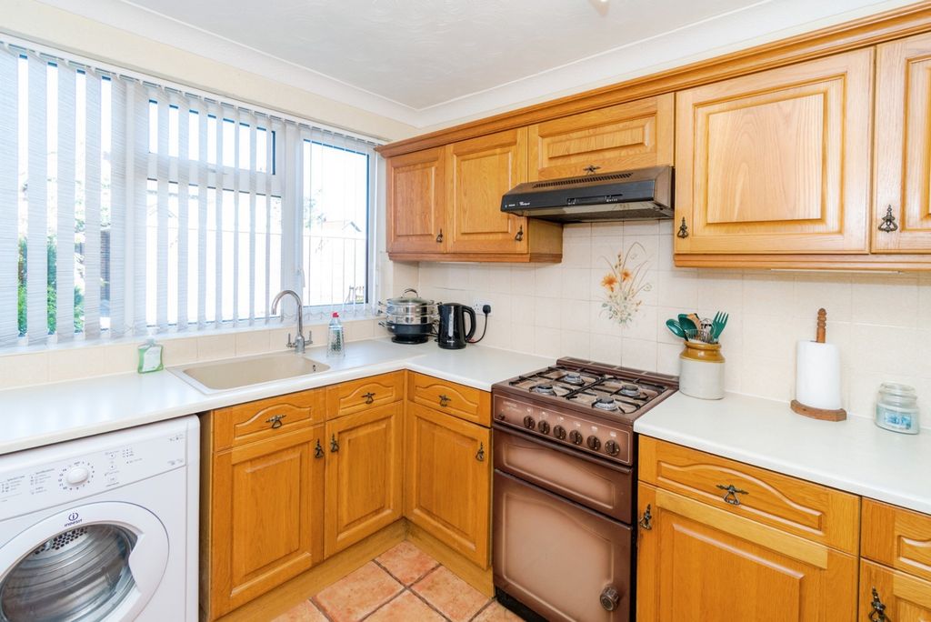 Property photo 2 of 17 Photo