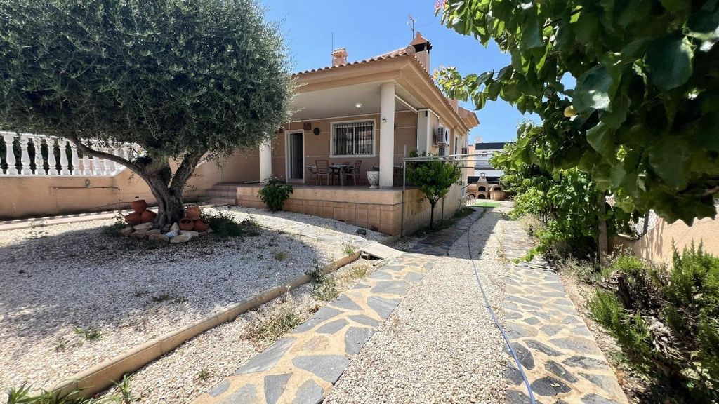 Property photo 1 of 50