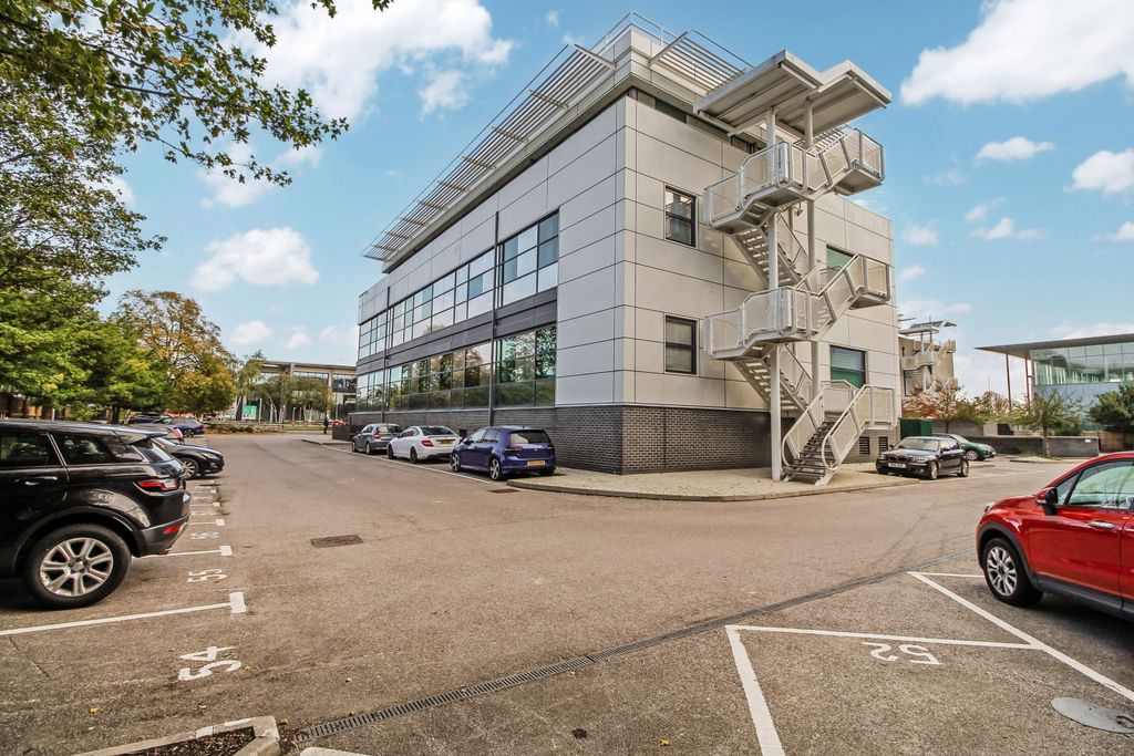 Property photo 1 of 17 One Bedroom Flat To Rent