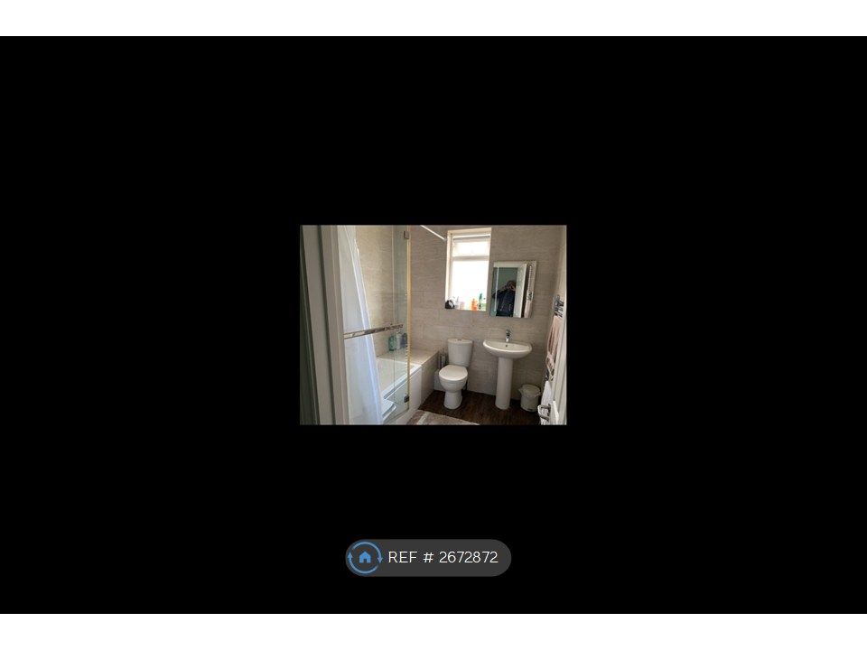 Property photo 2 of 9 Bathroom