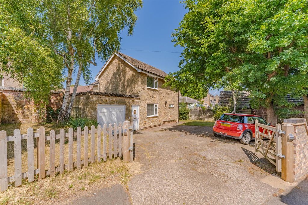 Property photo 1 of 44