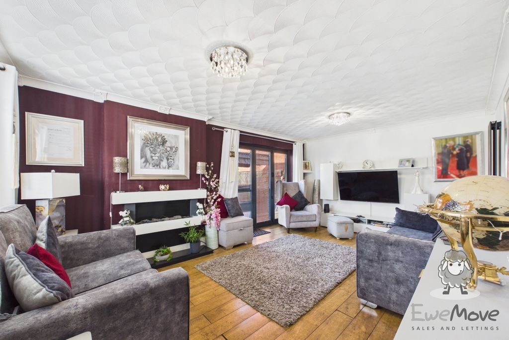 Property photo 2 of 15 14 (7)