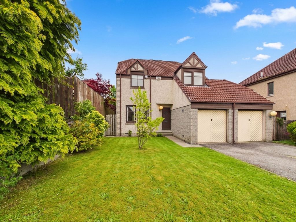 Property photo 1 of 27