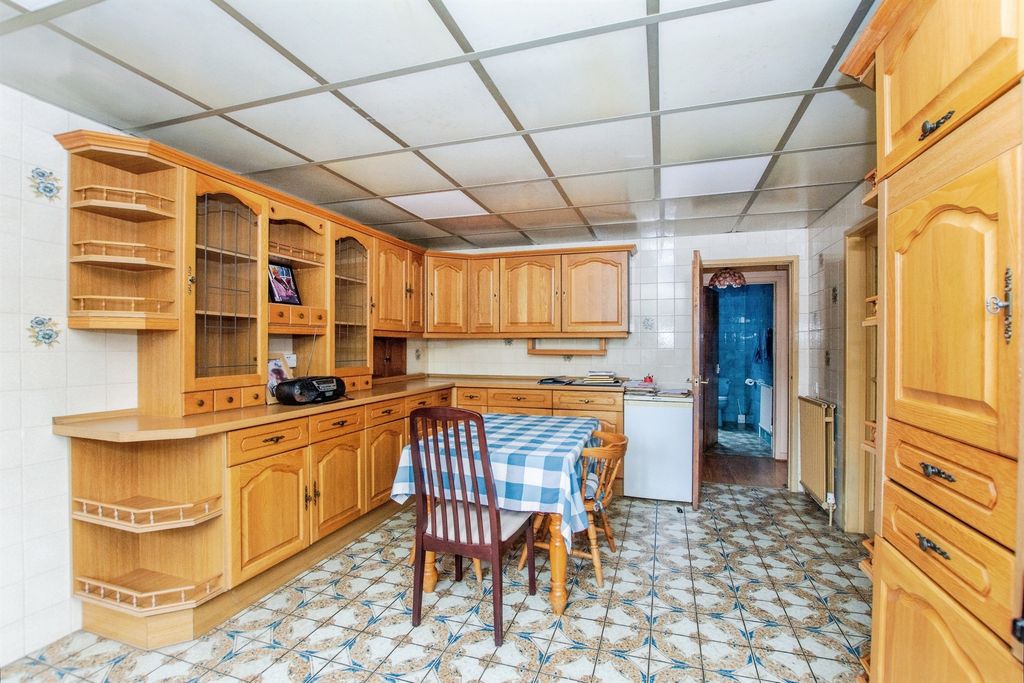 Property photo 2 of 22