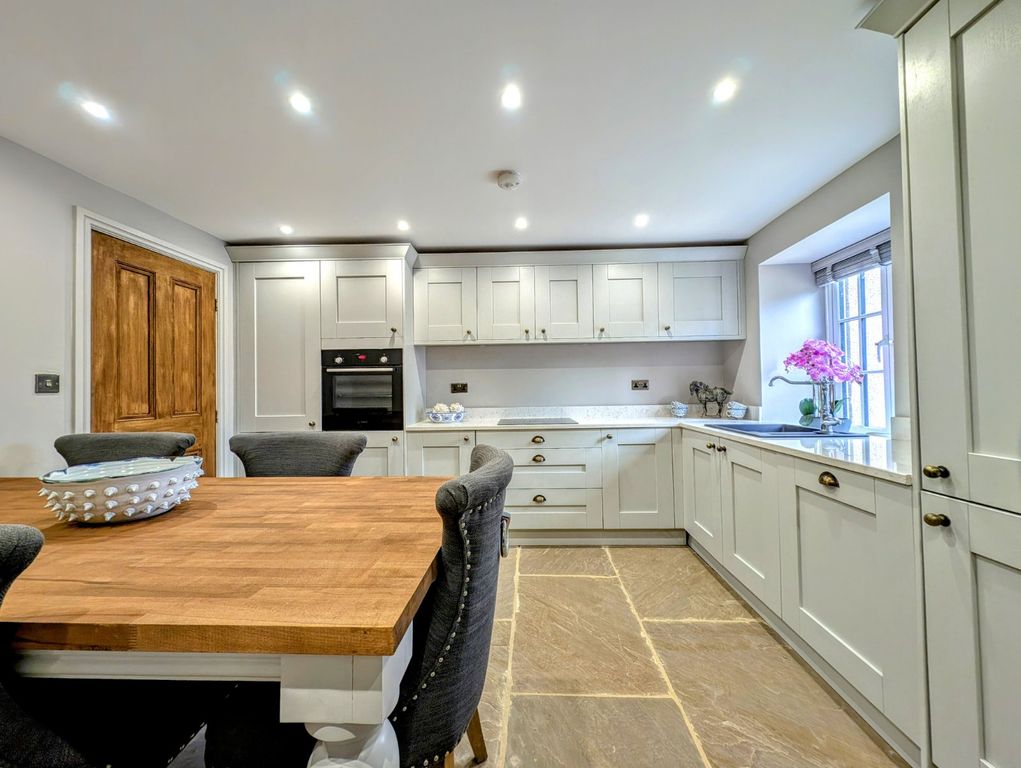 Property photo 2 of 31 Picture No. 06