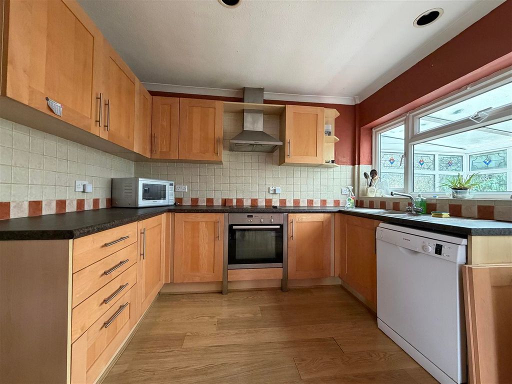 Property photo 2 of 12 Image