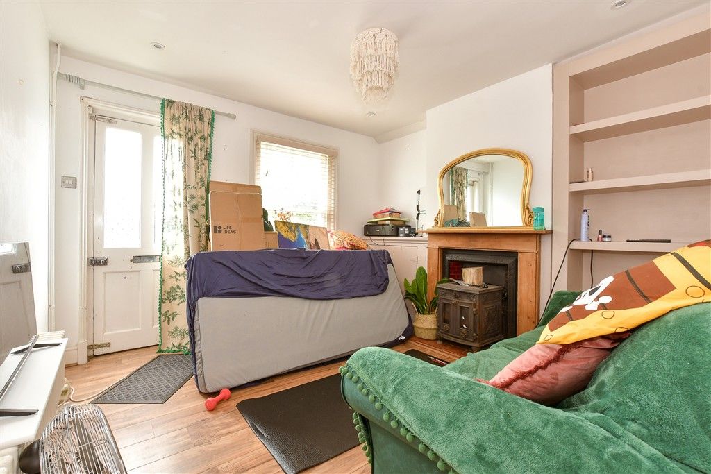 Property photo 1 of 12 Lounge