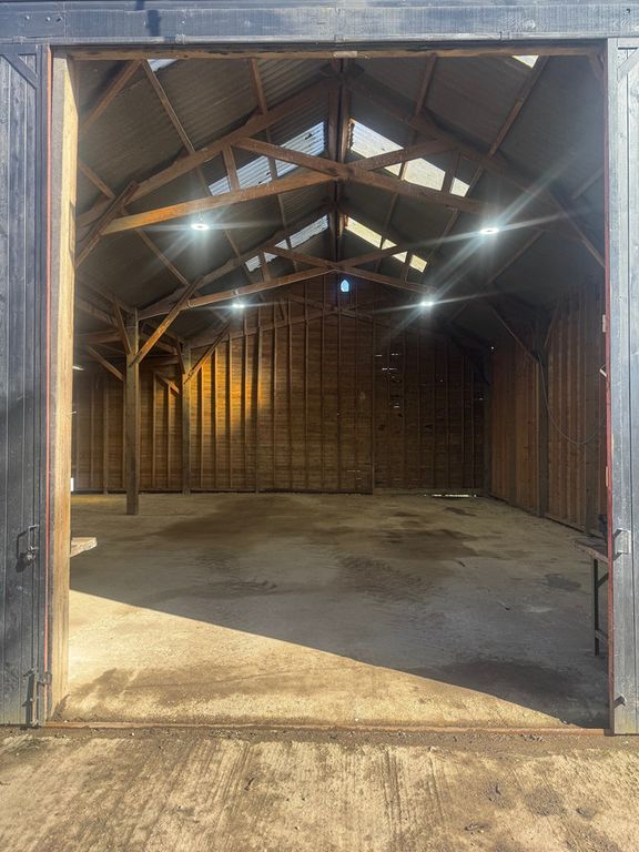 Property photo 3 of 7