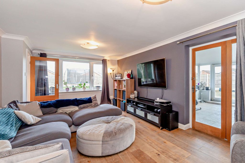 Property photo 3 of 32