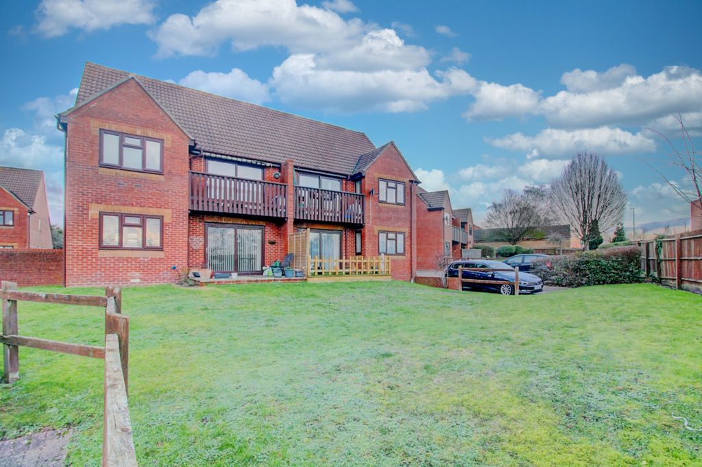 Property photo 2 of 11 Picture No. 30
