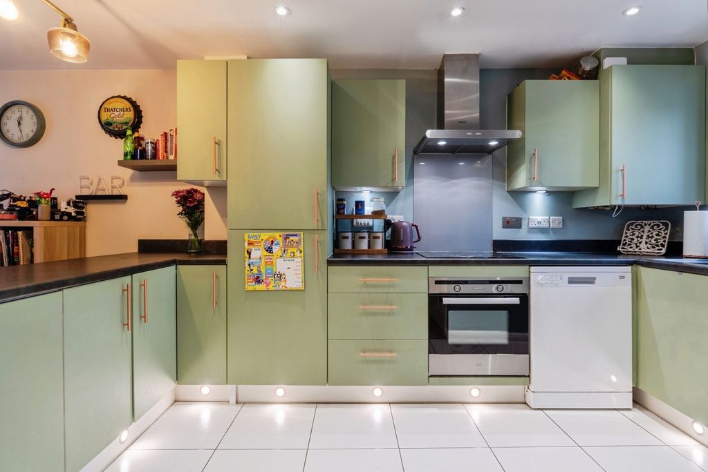 Property photo 2 of 17 Pbox-Img.Jpg