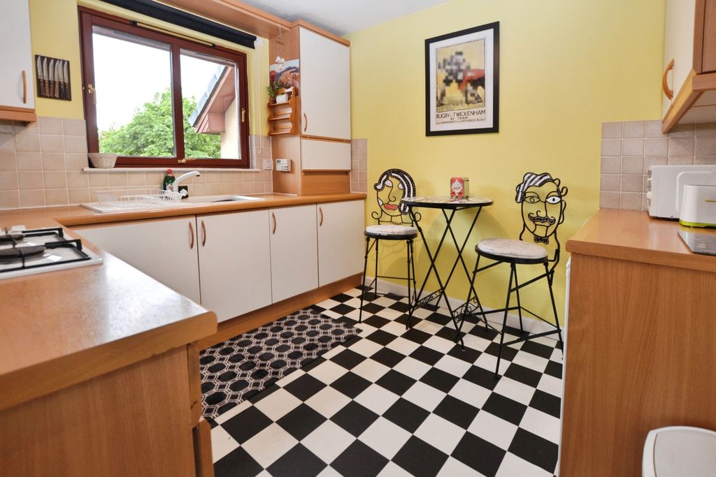 Property photo 2 of 7
