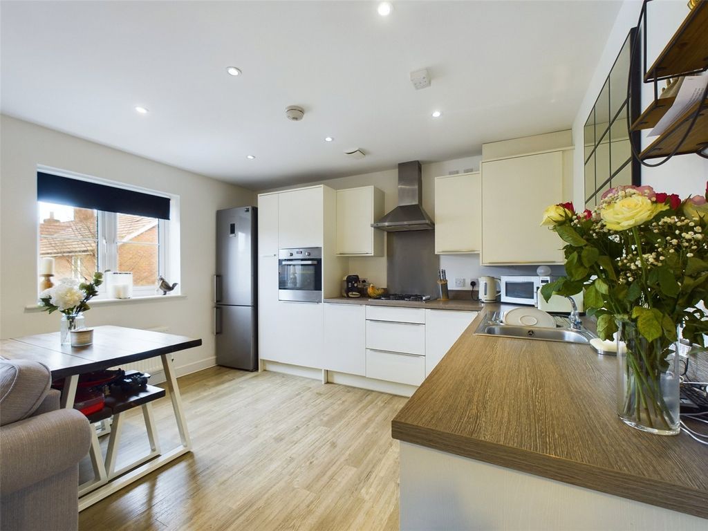 Property photo 2 of 18 Picture No. 14