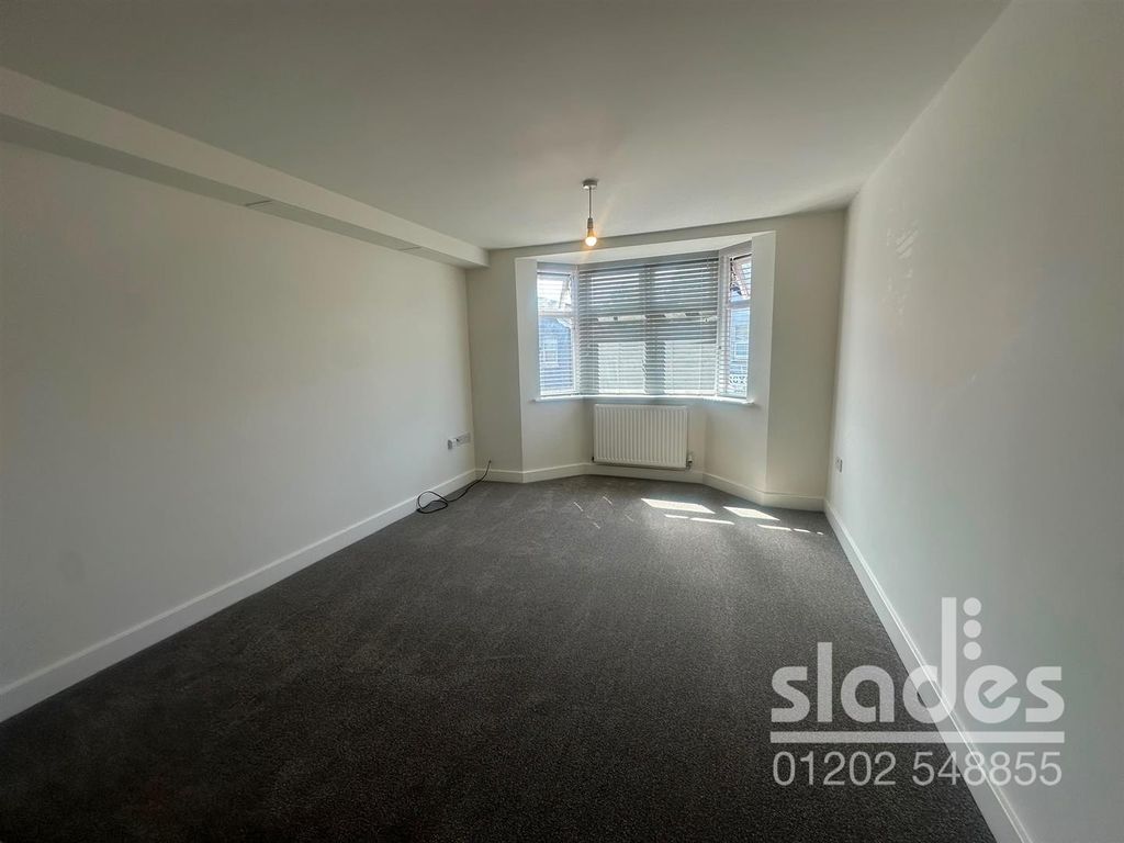 Property photo 3 of 10 4B591F6C-2842-44C2-8F0B-1E1F92Feb56C.Jpg