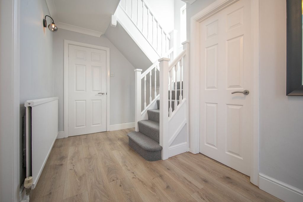 Property photo 3 of 23