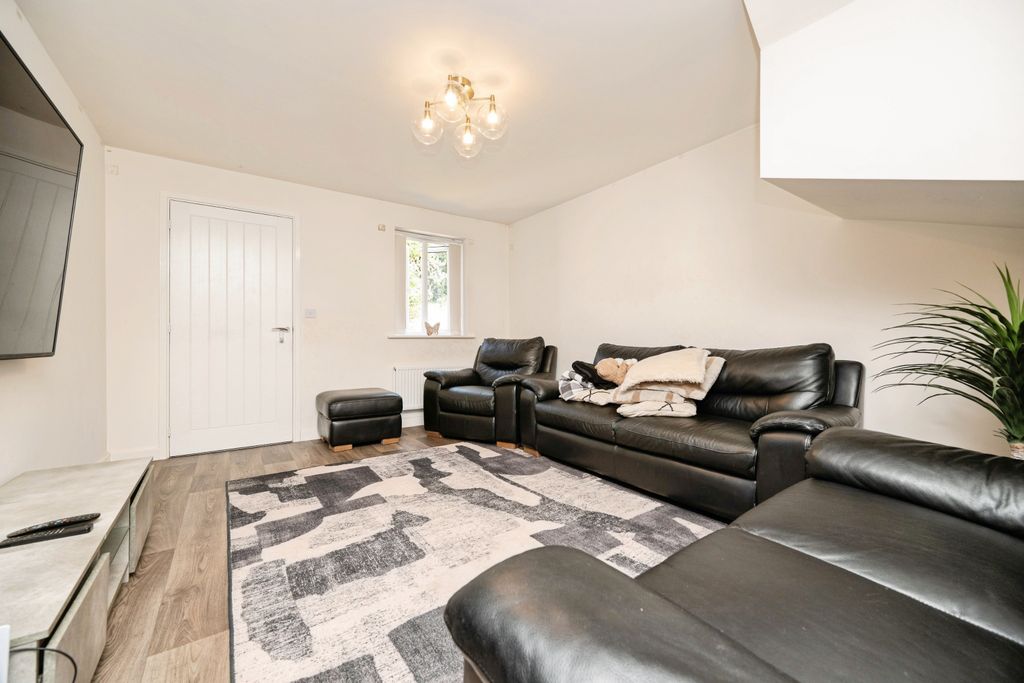 Property photo 2 of 22