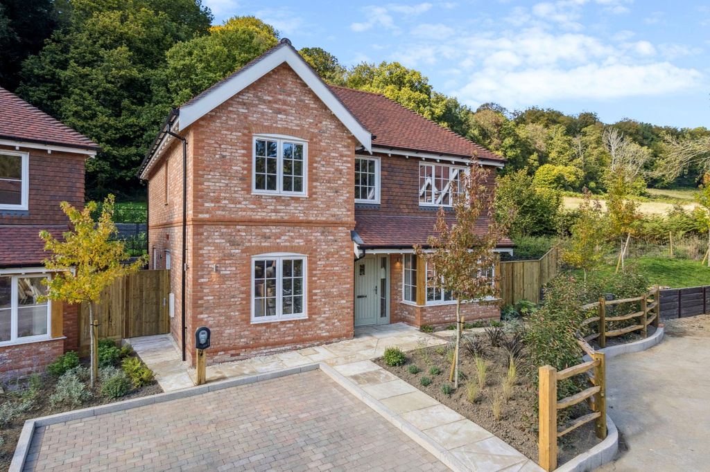 Property photo 1 of 12 External
