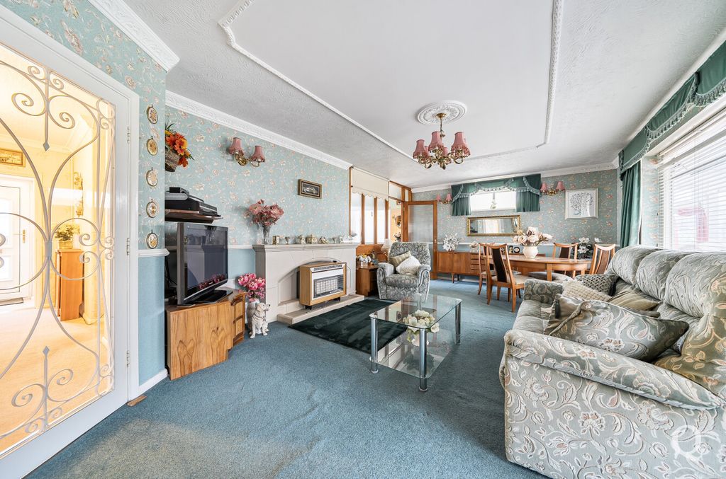 Property photo 2 of 22 A117B41c-ce63-48d...