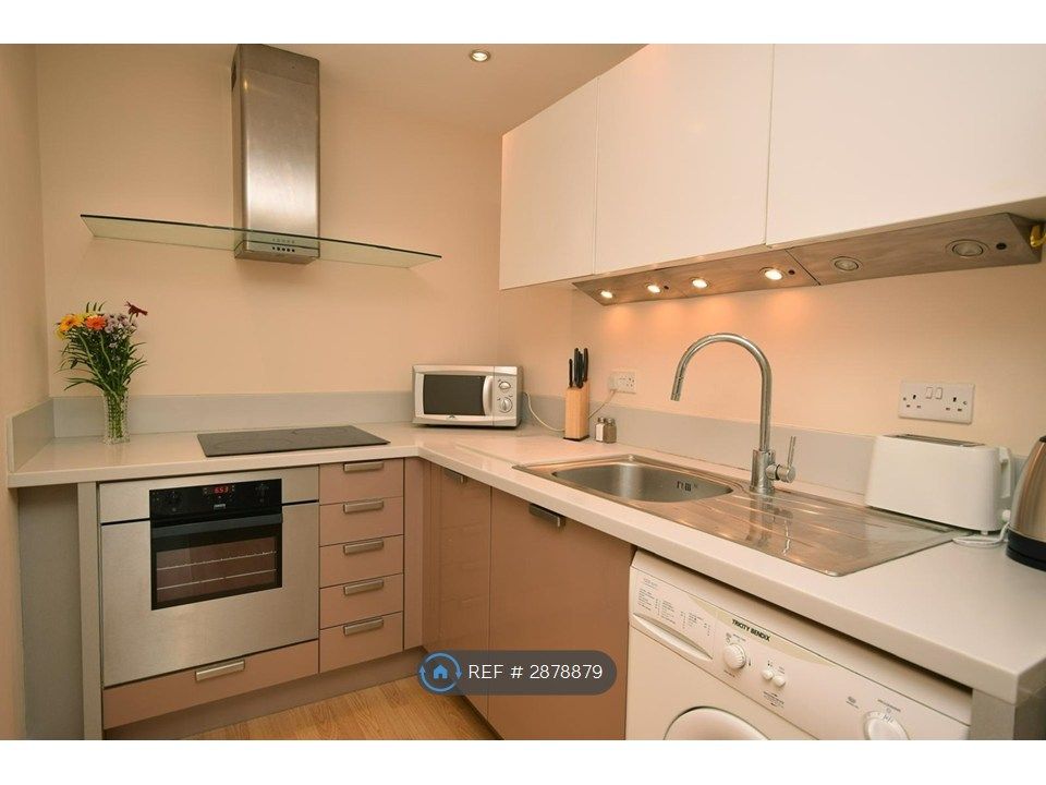 Property photo 3 of 9 Kitchen