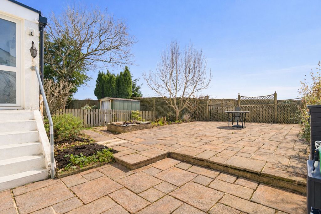 Property photo 2 of 26