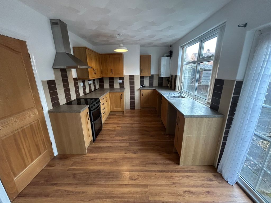 Property photo 2 of 14 Kitchen