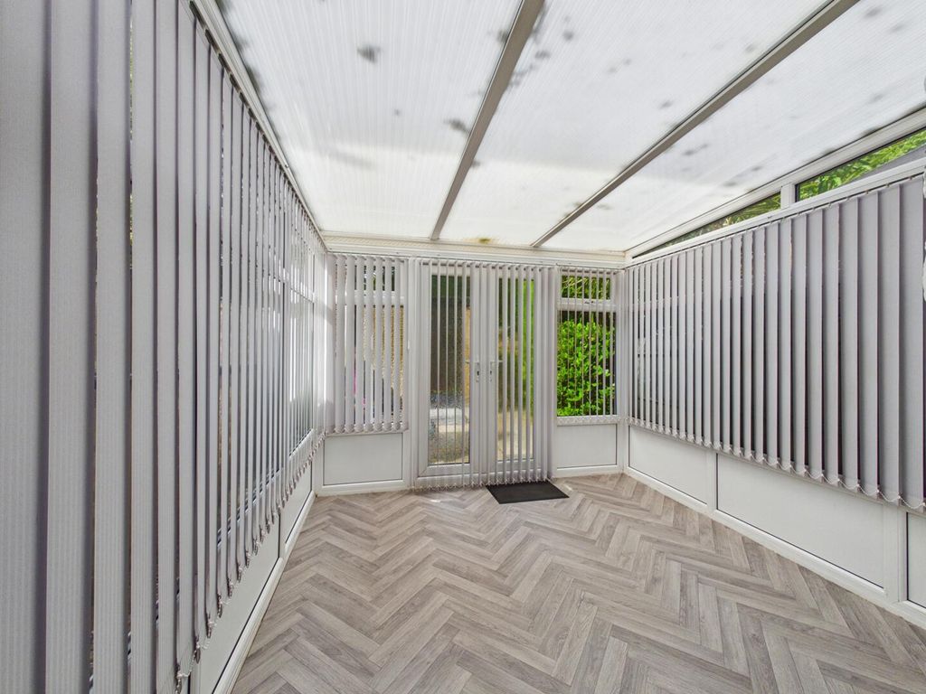 Property photo 3 of 11 Conservatory
