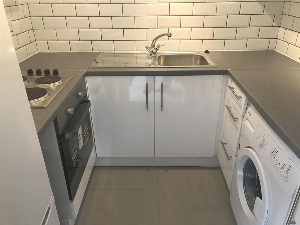 Property photo 2 of 6