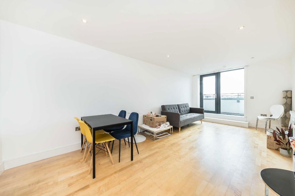 Property photo 2 of 5