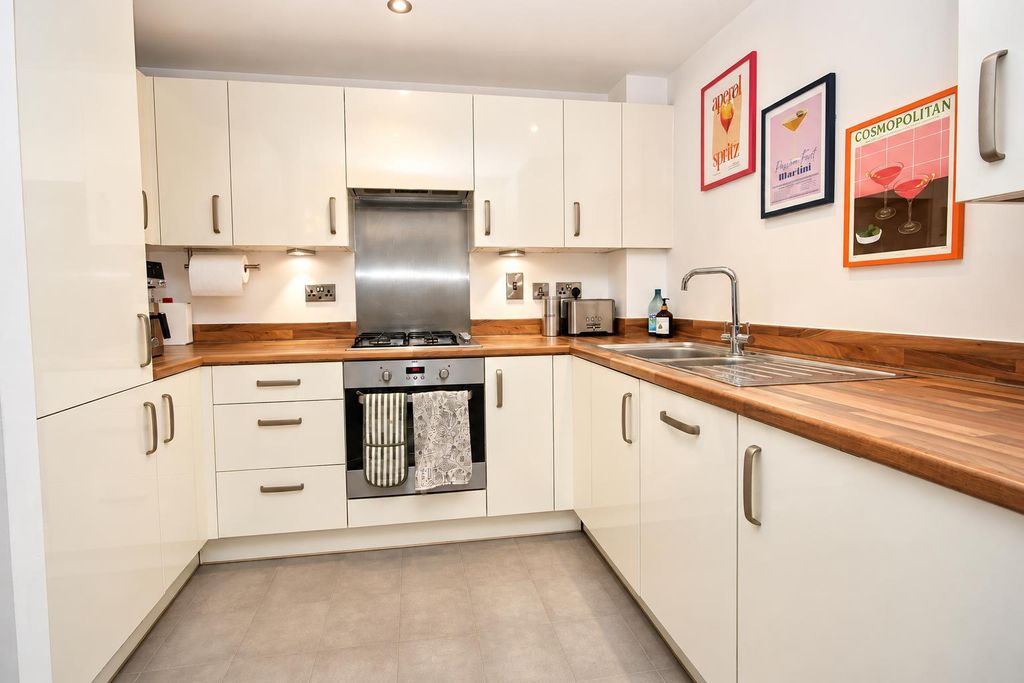 Property photo 2 of 13 1` (10).Png