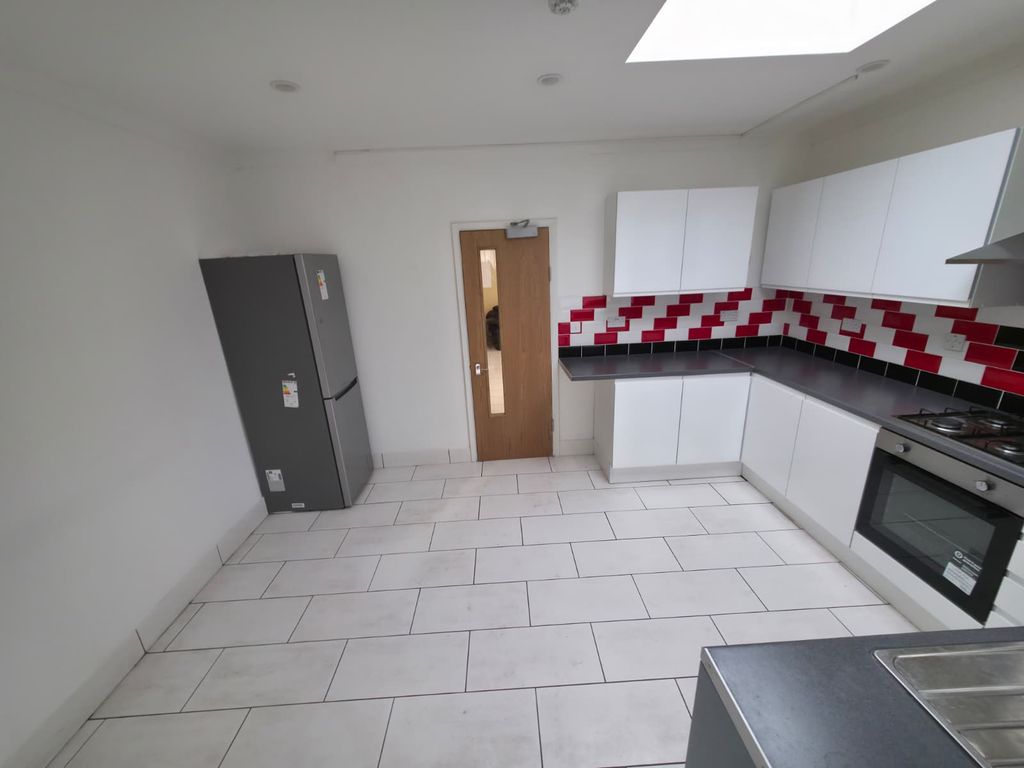 Property photo 3 of 24