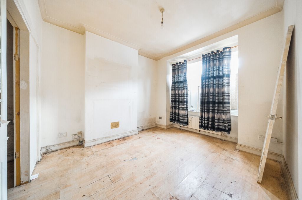 Property photo 2 of 12 Picture No. 04