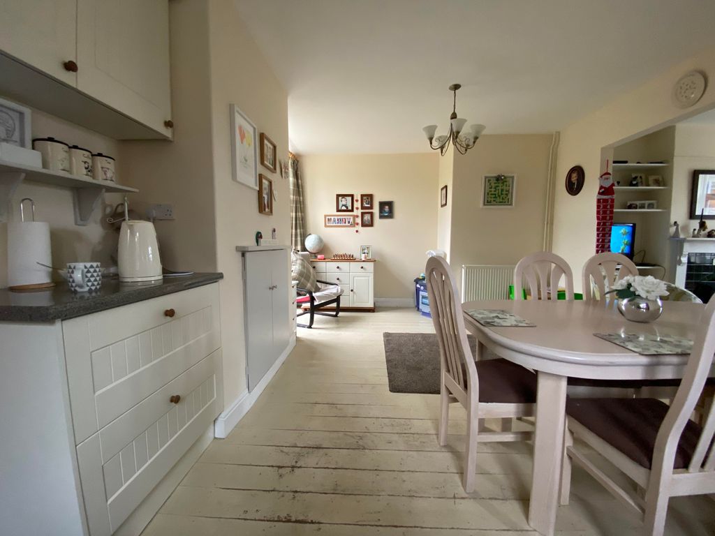 Property photo 3 of 11 Dining Room