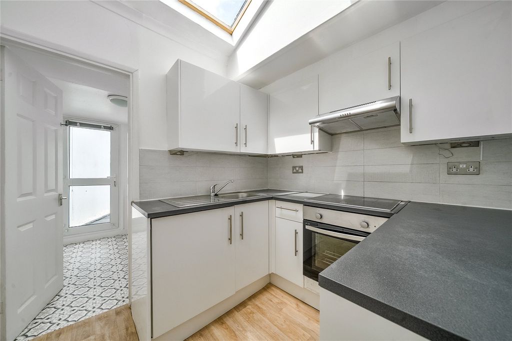 Property photo 3 of 11 Picture No. 05