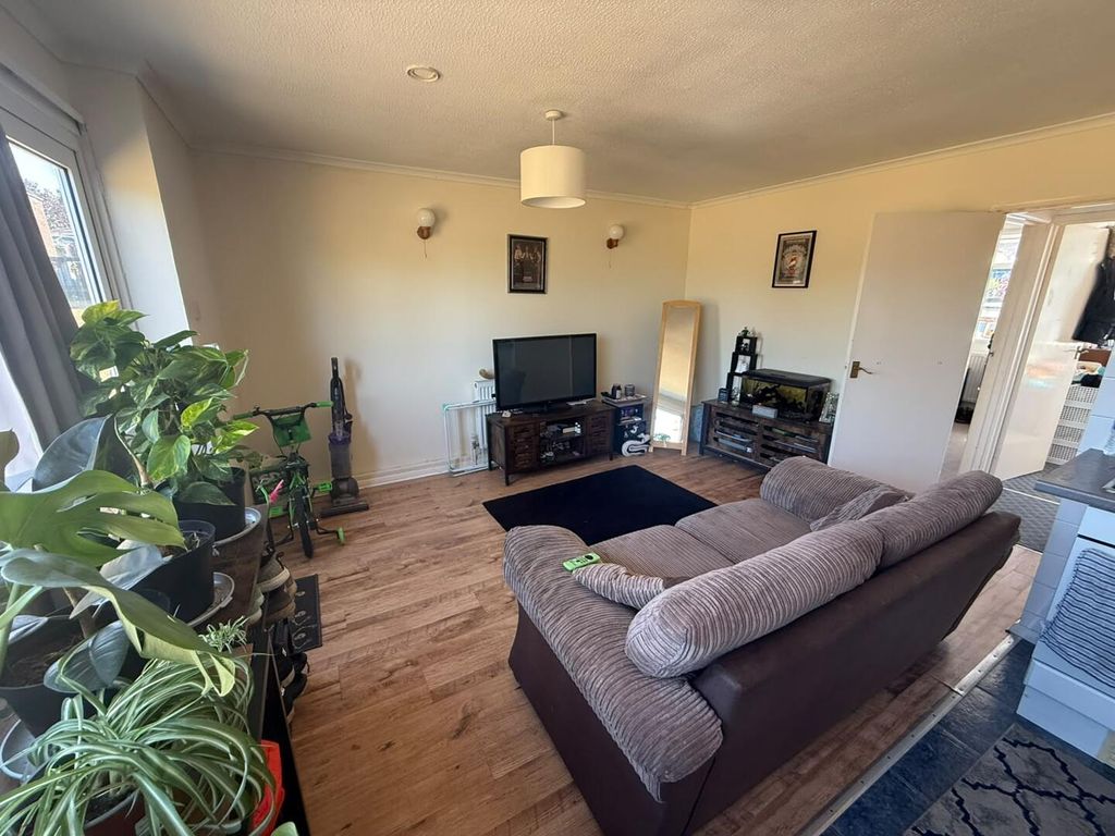 Property photo 3 of 6 Living Room