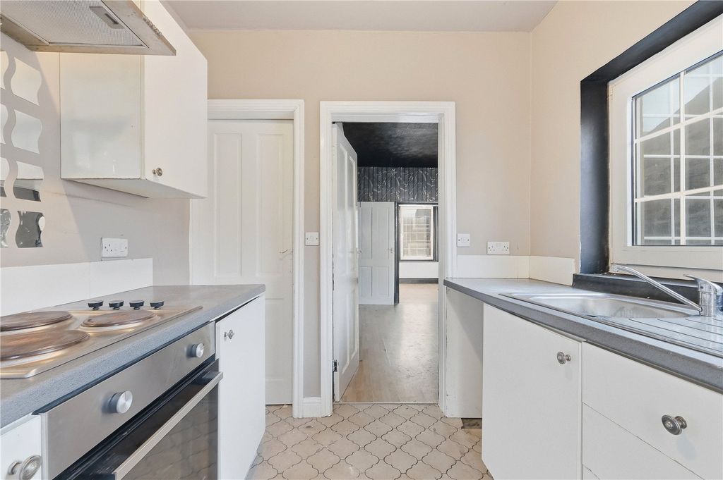 Property photo 3 of 14 Kitchen