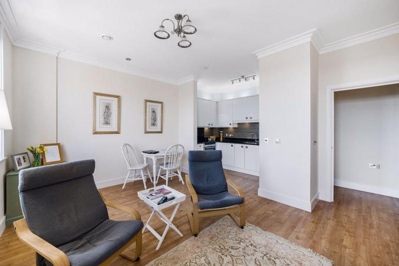 Property photo 1 of 11 Photo 6