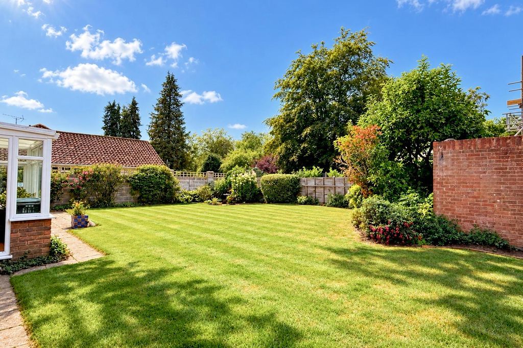 Property photo 2 of 14 Gravel Lane (1)